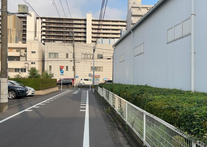 眺望の良さを楽しめるダイニングキッチンで家族団らんの時間を過ごしてはいかがでしょうか。バルコニーから見える景色を家族で眺める時間は、時間が経つのを忘れてしまいそうですね。是非、現地を見に行きましょう！