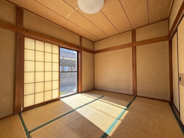 落ち着いた雰囲気の和室付きです