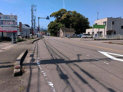 前面道路含む現地写真です