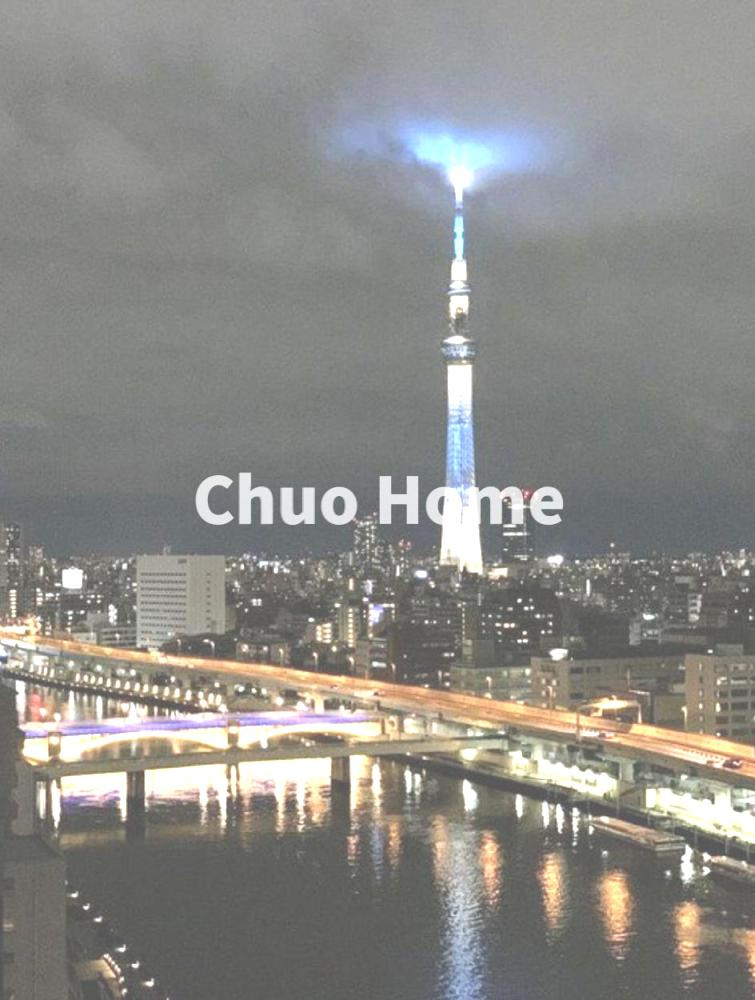 手を伸ばせば、ふれることが出来そうな環境が、そのままインテリアになったような印象です。その豊かな眺望にふさわしい空間には、通風・採光にも優れ、心地よい光と風があふれています