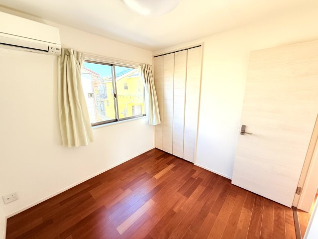 コンパクトながらに各部屋収納も確保しています