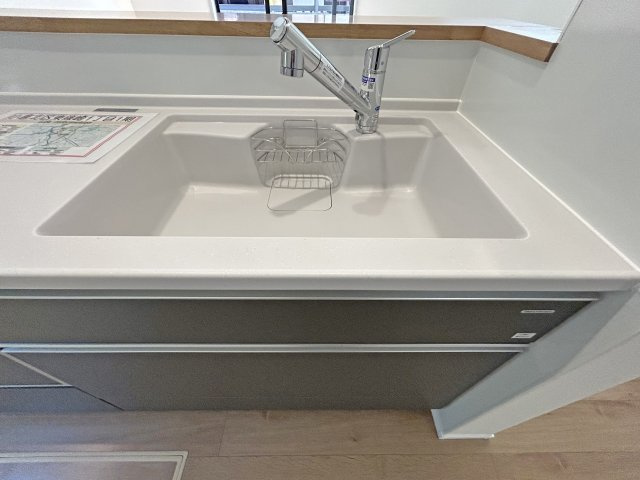 浄水器内蔵型ハンドシャワー