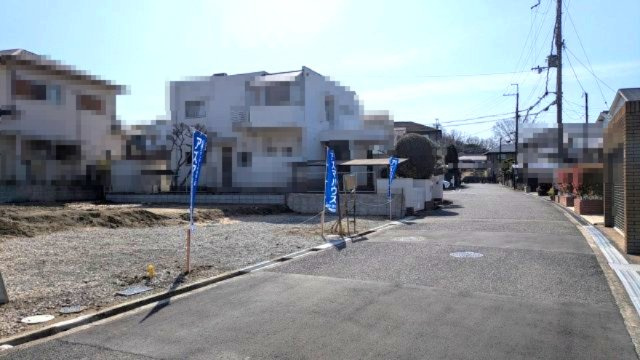 スーパーやコンビニ、小中学校も徒歩圏内と周辺環境充実！利便性の良さも魅力です。子育てファミリーにも嬉しいエリア。