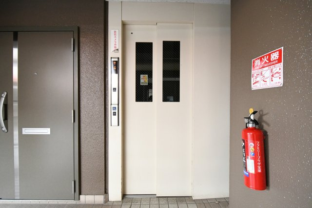 庫川に近い静かな環境で、近隣には保育園もあり子育て世帯にも適しています。