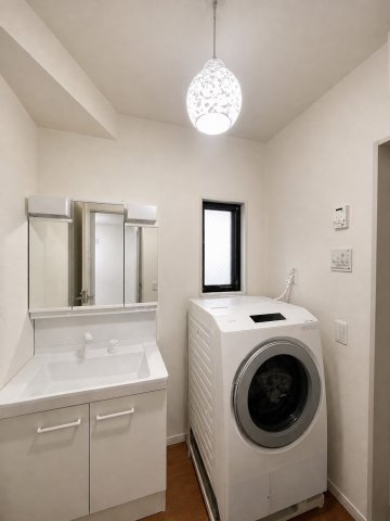 洗面室　※画像加工による家具消しを行っております。実際の室内と一部異なる可能性があります。