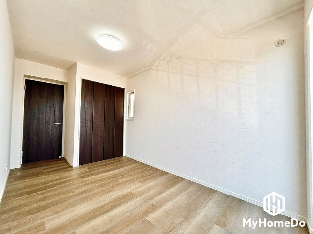 収納付きなので、スッキリとした空間を維持できます。