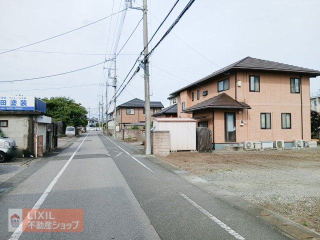 前面道路は広々6.2ｍ！すれ違いも並列駐車もストレスフリーです。