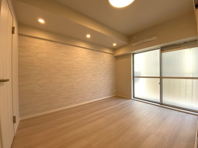 洋室5.5帖　間取り図右下の部屋