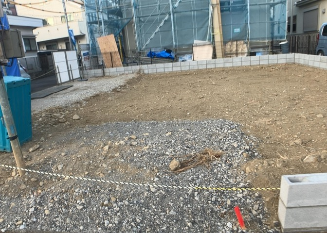 家族でのBBQを行うのであれば3坪程度の広さがあればよいでしょう。ガーデニングや家庭菜園を楽しむ際は、手入れが行き届く範囲にすると安心です。また、庭のある方角や接道が気になる方は事前に確認しましょう。