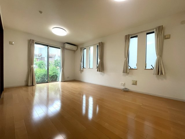 窓が多く通風良好です