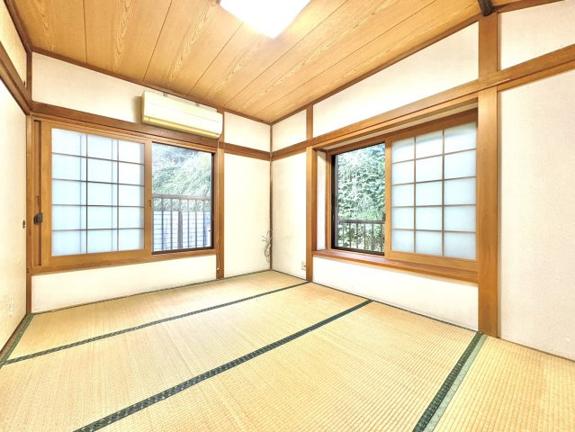 ◆気持ちの良い風が室内へ入り込む居室。家具を配置しても広々ご利用いただけます！！