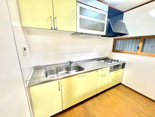 ◆ご家族みんなで調理ができる位のスペースを実現したキッチン空間となっております。みんなで作った料理を召し上がりながらの会話は、どのような物になるのでしょうか。