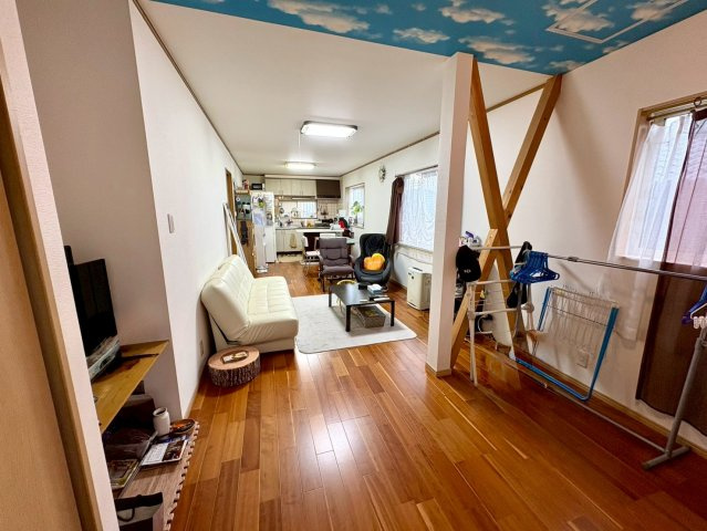 リビングを拡張リフォームしています。