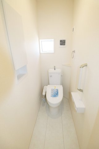 【郡山市安積北井2丁目 1号棟 安積第1小学校、安積中学区のトイレ】