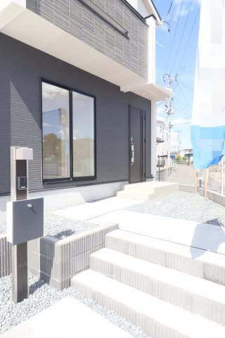 【郡山市安積北井2丁目 1号棟 安積第1小学校、安積中学区の玄関】