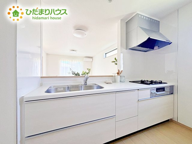 料理が苦手な人でも、チャレンジしてみたくなるシステムキッチン。楽しい食卓がここから始まります