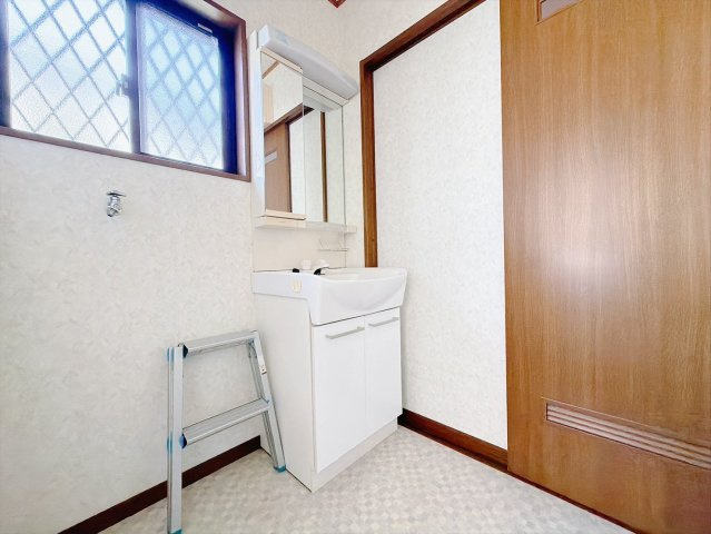 ■洗面室｜大きな鏡と使いやすさがいっぱいの洗面化粧台。お手入れ簡単でいつもキレイに(*^^*)
