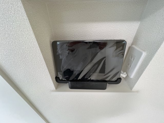 【ID　LINK】家のさまざまな家電や住宅機器にリンクすることで、付属のタブレットから操作したり、消費電力をモニタリングしたり、その他便利な機能がお使いになれます。
