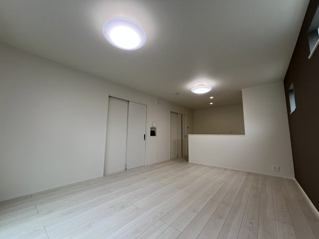ご家族の会話がはずむ、開放的なＬＤＫ☆