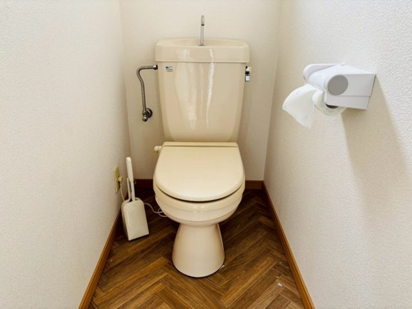 【 倉庫併用住宅付き 真岡市掘込　中古住宅のトイレ】