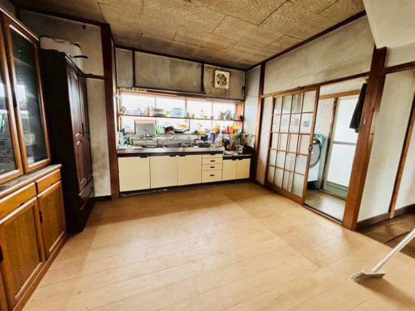 【 倉庫併用住宅付き 真岡市掘込　中古住宅のキッチン】