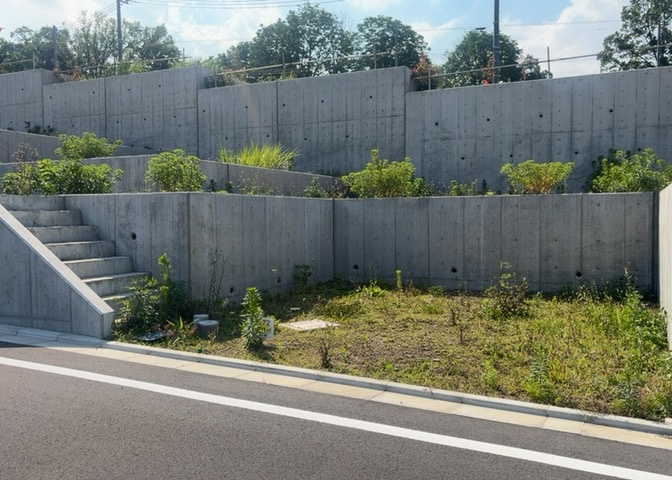販売されている全ての土地が、宅地用の土地であるとは限りません。都市計画法に基づき、基本的に住宅を建てることができるのは土地計画区であることに加え、市街化区域として定められている地域のみとなっています。