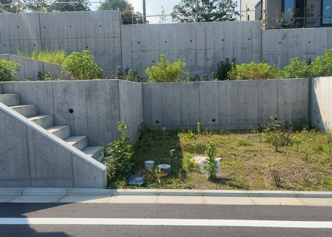 隣家の土地はどうなっているのか、生活利便施設が近くにあるのか、学校まで近いかなど、お客様のライフスタイルにあわせたイメージが重要です。また、近くにあると困る施設が近くにないかも確認するといいでしょう。