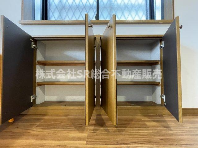 全居室収納有♪リビング収納があると細かい物を収納できます！