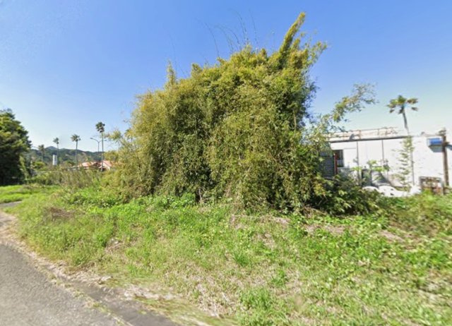 土地価格300万円、土地面積158.15m2　現況渡しです