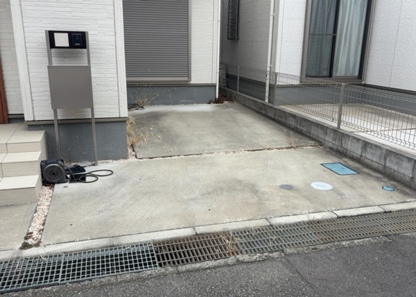 【相模原市中央区上溝の中古戸建ての駐車場】
