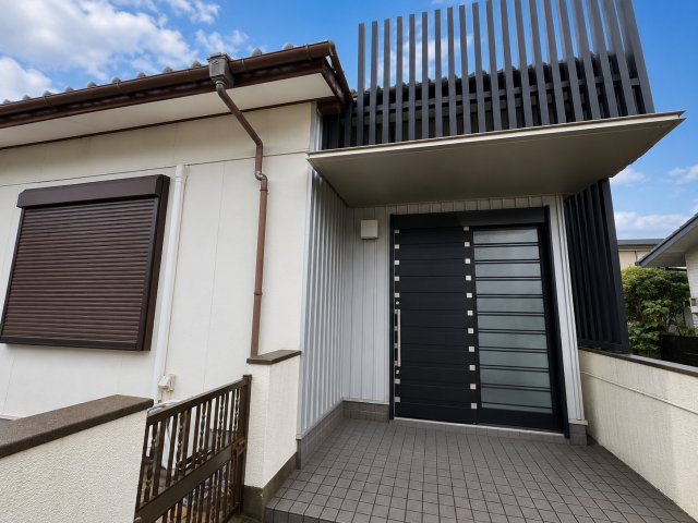 毎日通る玄関はこちらです