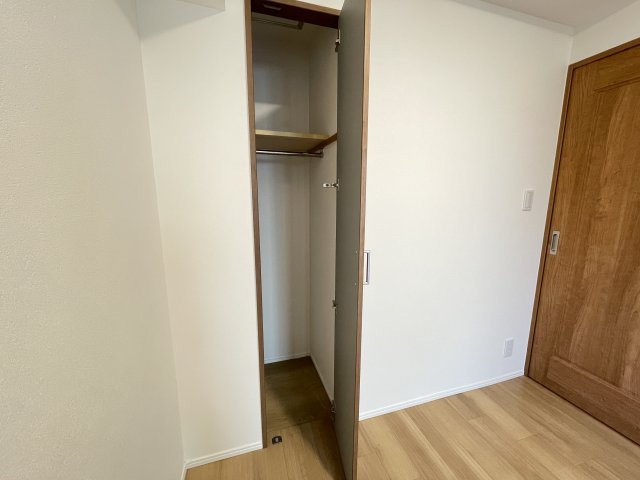 各居室に収納がついており、家族で使い分けしやすくなっています。　
