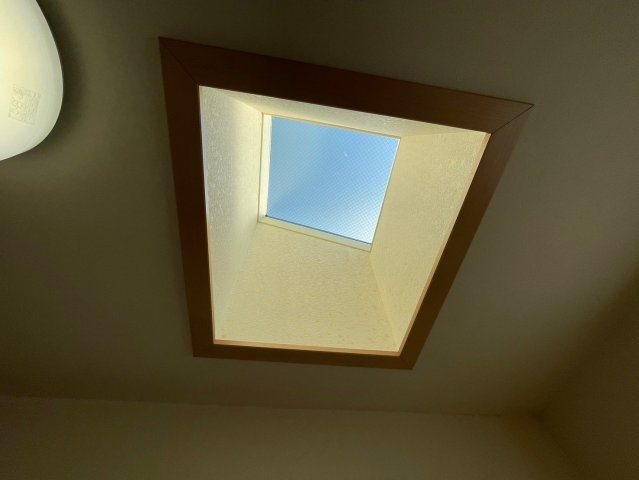 子供室に天窓が付いてます。