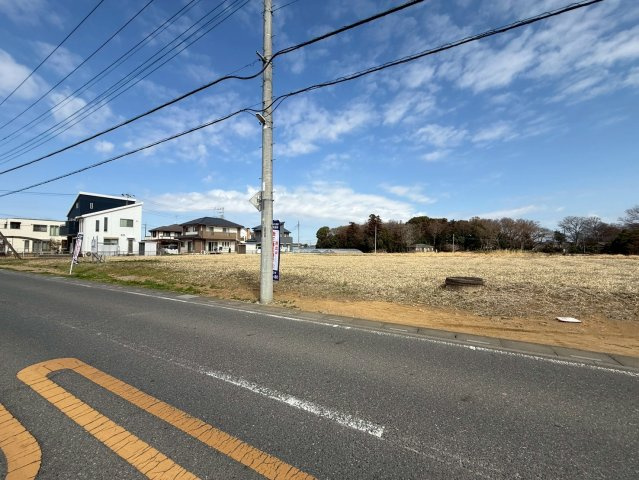 敷地約1228坪・穏やかな住環境です！自然豊かな内牧公園まで徒歩約2分(100ｍ)！資材置場・家庭菜園用地としても検討可！お気軽にお問い合わせください！