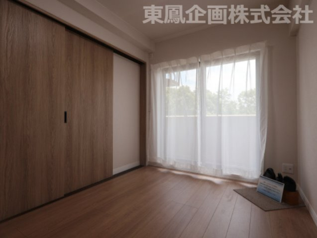 ゆったりした洋室です