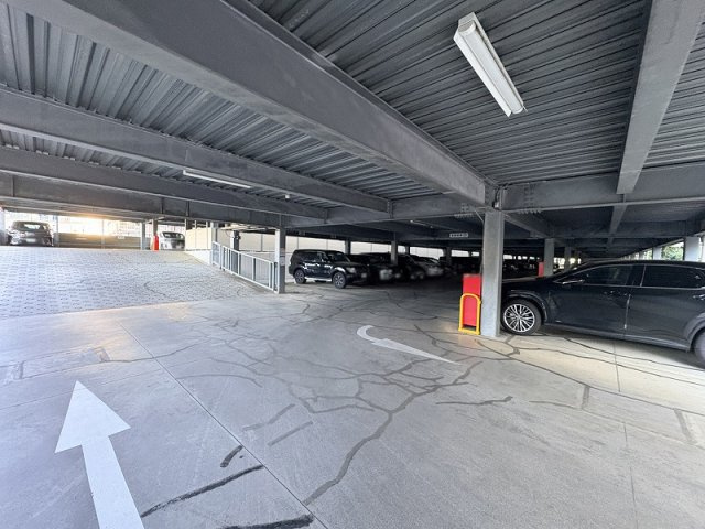 駐車場、駐輪場の空き状況につきましてはお問い合わせください。