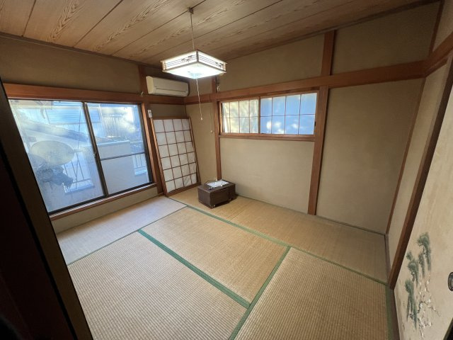 落ち着いた雰囲気の和室付きです