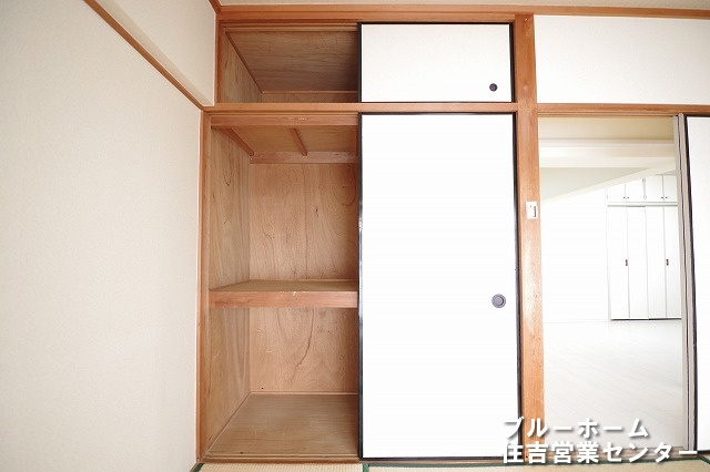 和室にある収納です！天袋もあり収納力あります！