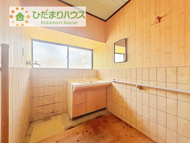 シンプルで使い勝手の良い独立洗面台！