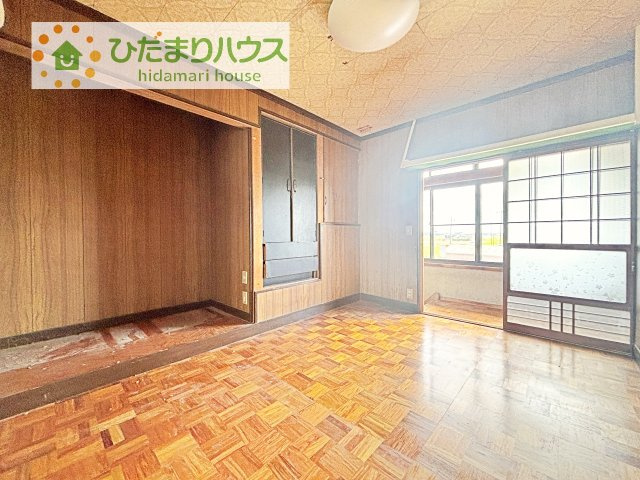 お掃除しやすく、清潔感を保てるのでダニも発生しにくいフローリング♪