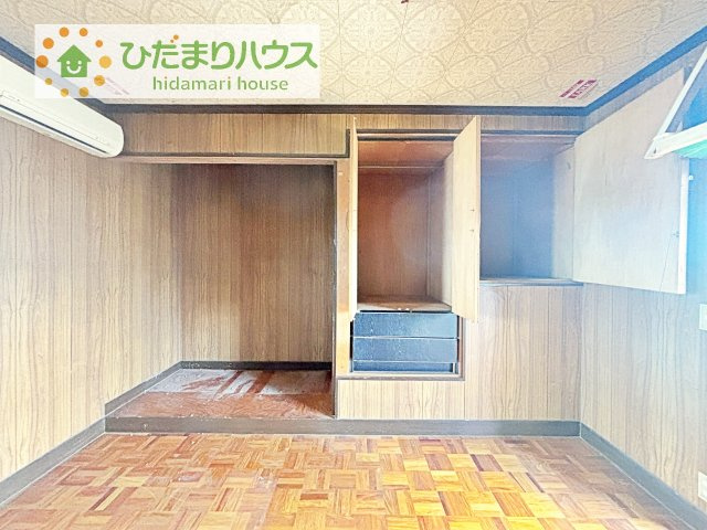 ちょこっとした収納があることで、消耗品のストックをするのにも便利です☆