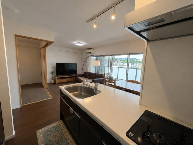 家族との会話が弾むキッチン空間