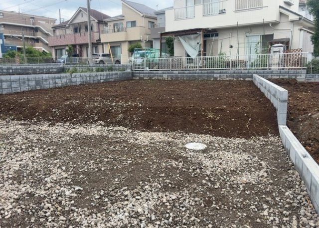 家を建てる前提で土地を探している場合、地盤の丈夫さは譲れない条件の一つです。地盤が脆弱だと追加工事が必要となります。また、過去に地盤沈下や液状化現象を起こした土地は、できるだけ避けた方がいいでしょう。