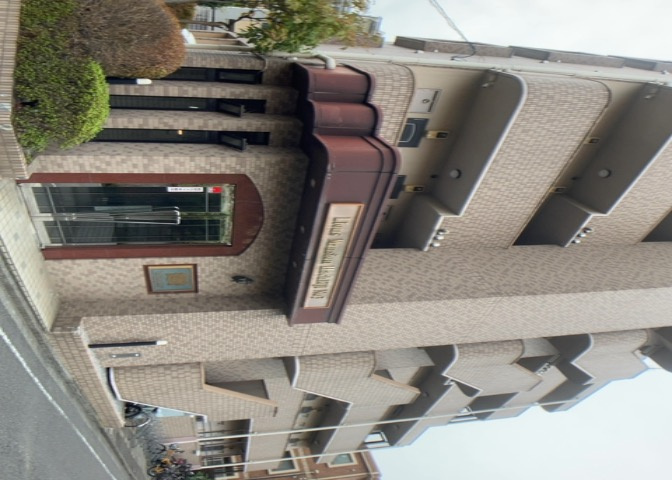 眺望の良さを楽しめるダイニングキッチンで家族団らんの時間を過ごしてはいかがでしょうか。バルコニーから見える景色を家族で眺める時間は、時間が経つのを忘れてしまいそうですね。是非、現地を見に行きましょう！