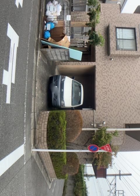 マンションの駐輪場は、事前に空きがあるか確認を取ると安心です。せっかく入居したのに駐輪スペースがない！なんてことになったら大変ですよね。そこで、内見時や購入前にはまず事前に確認しておくと良いでしょう。