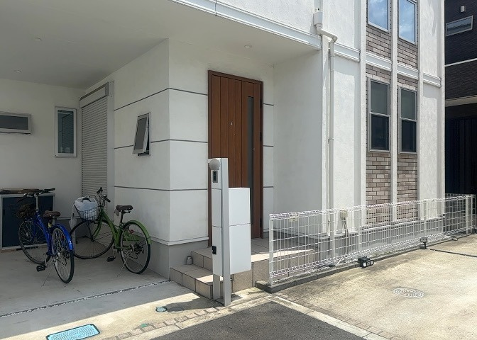 当然のことではありますが、オートロックやセンサーライト、ホームセキュリティーなどの防犯設備があれば、小さいお子様がいるご家庭も安心ですよね！まず物件購入の際は、防犯設備もチェックするようにしましょう。