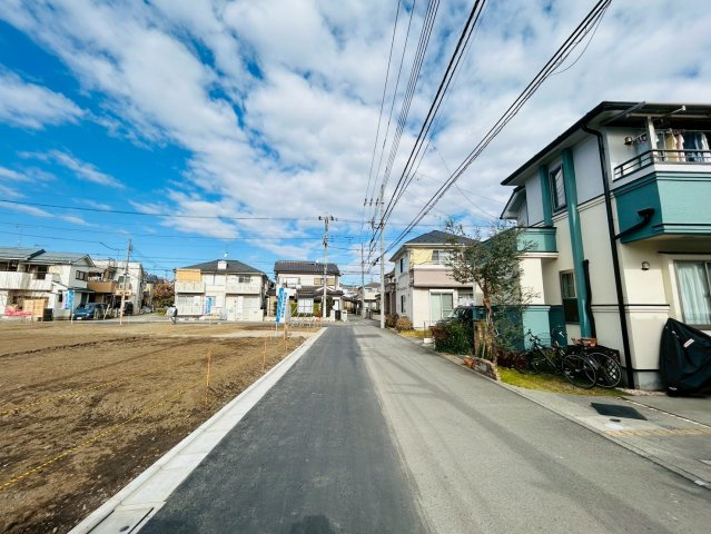 周辺は閑静な住宅地。付近にコンビニやスーパーも充実しており生活環境良好です♪