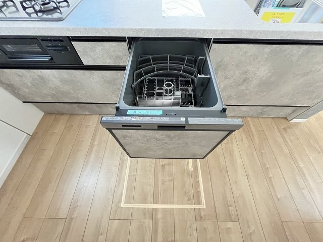 現地写真。食洗器が付いてます。