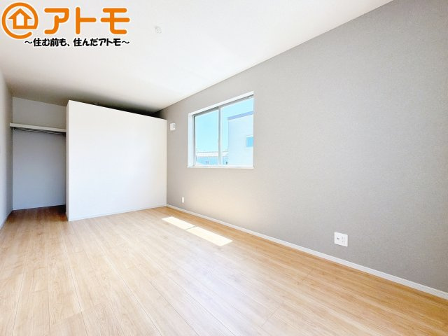 収納スペースもしっかり確保したお部屋は、収納家具の数も減らせるのでお部屋を広く使えます！