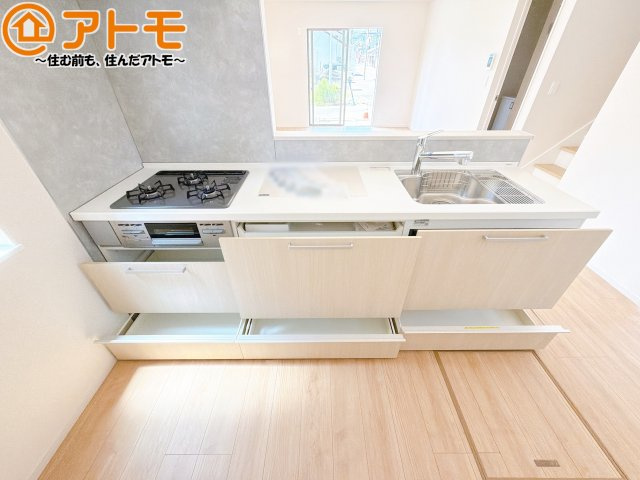 大容量システムキッチン♪お料理スペースやシンク広々！毎日の家事をしっかりサポート♪